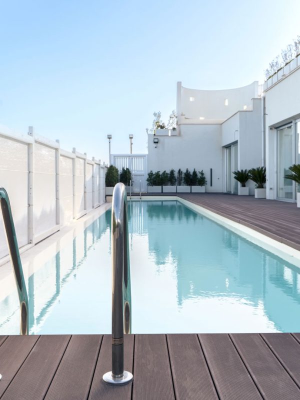 hotel-new-bussola-poetto-cagliari-sardegna-servizi-piscina hotel-new-bussola-poetto-cagliari-sardegna-servizi-piscina